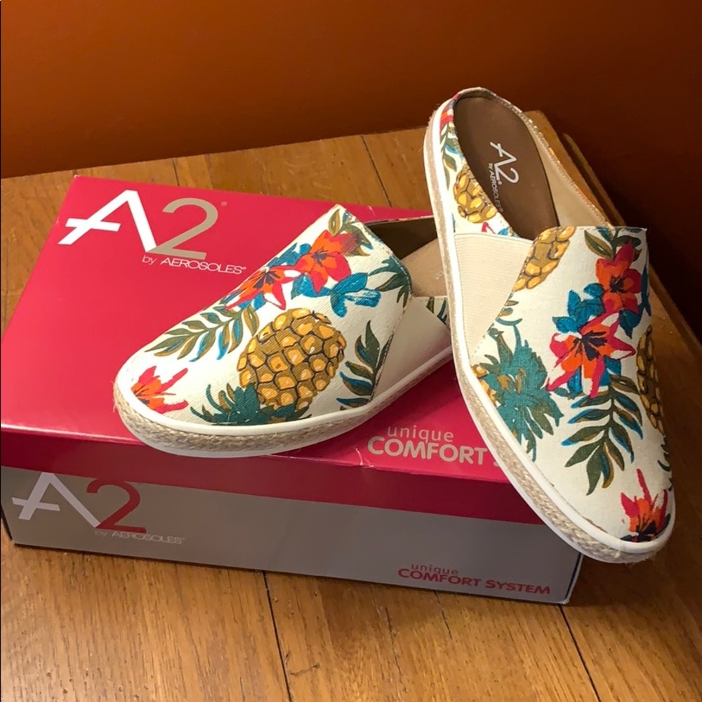 A2 🍍Pineapple espadrille slides size 7 NIB